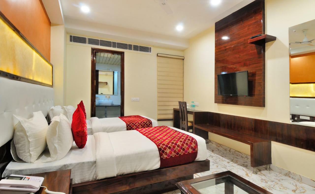 The Grand Uddhav Hotel New Delhi Buitenkant foto