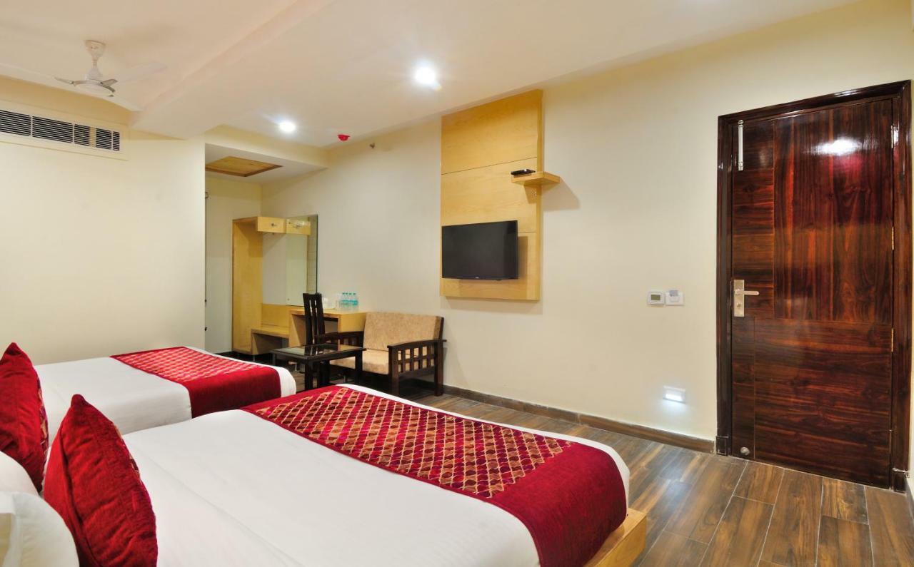 The Grand Uddhav Hotel New Delhi Buitenkant foto