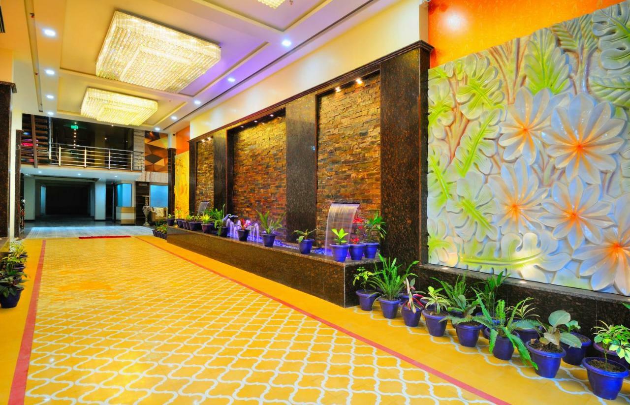 The Grand Uddhav Hotel New Delhi Buitenkant foto