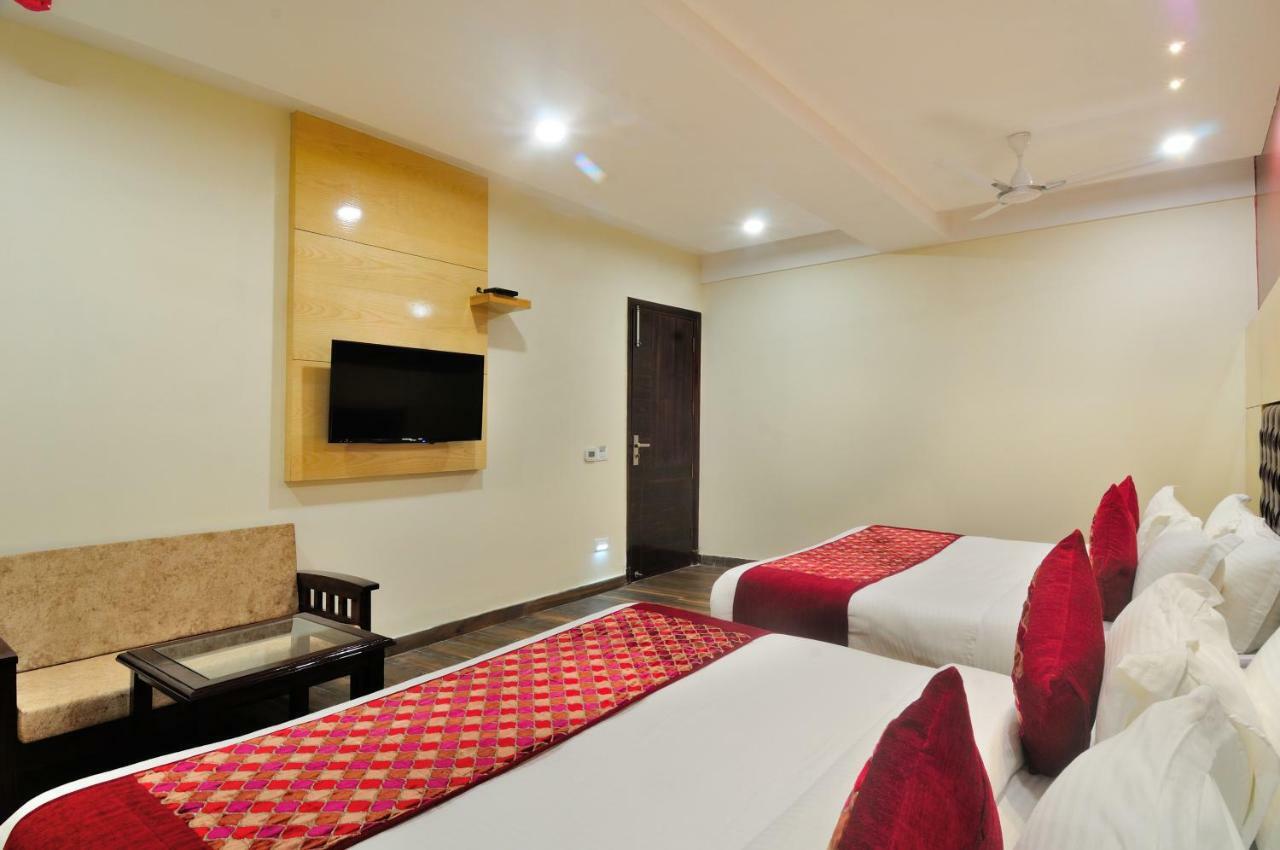 The Grand Uddhav Hotel New Delhi Buitenkant foto