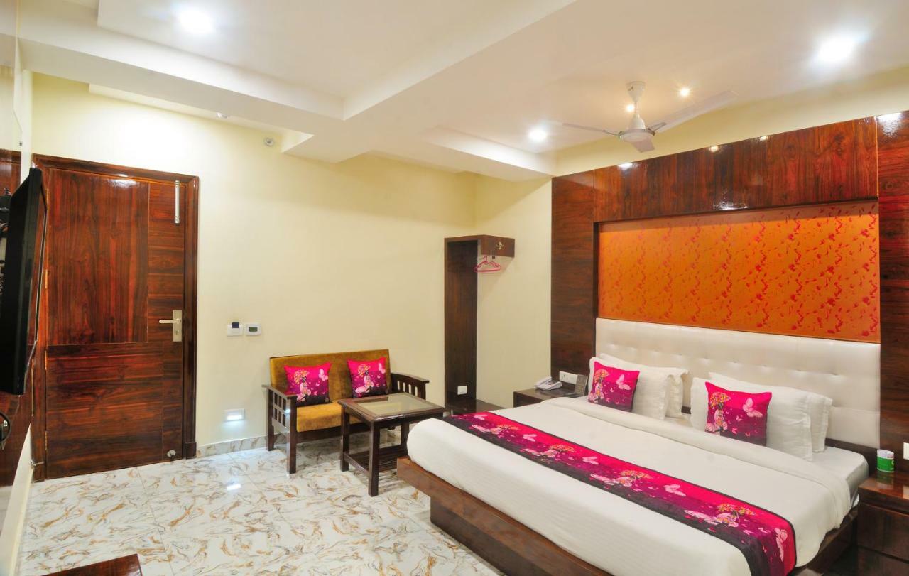 The Grand Uddhav Hotel New Delhi Buitenkant foto