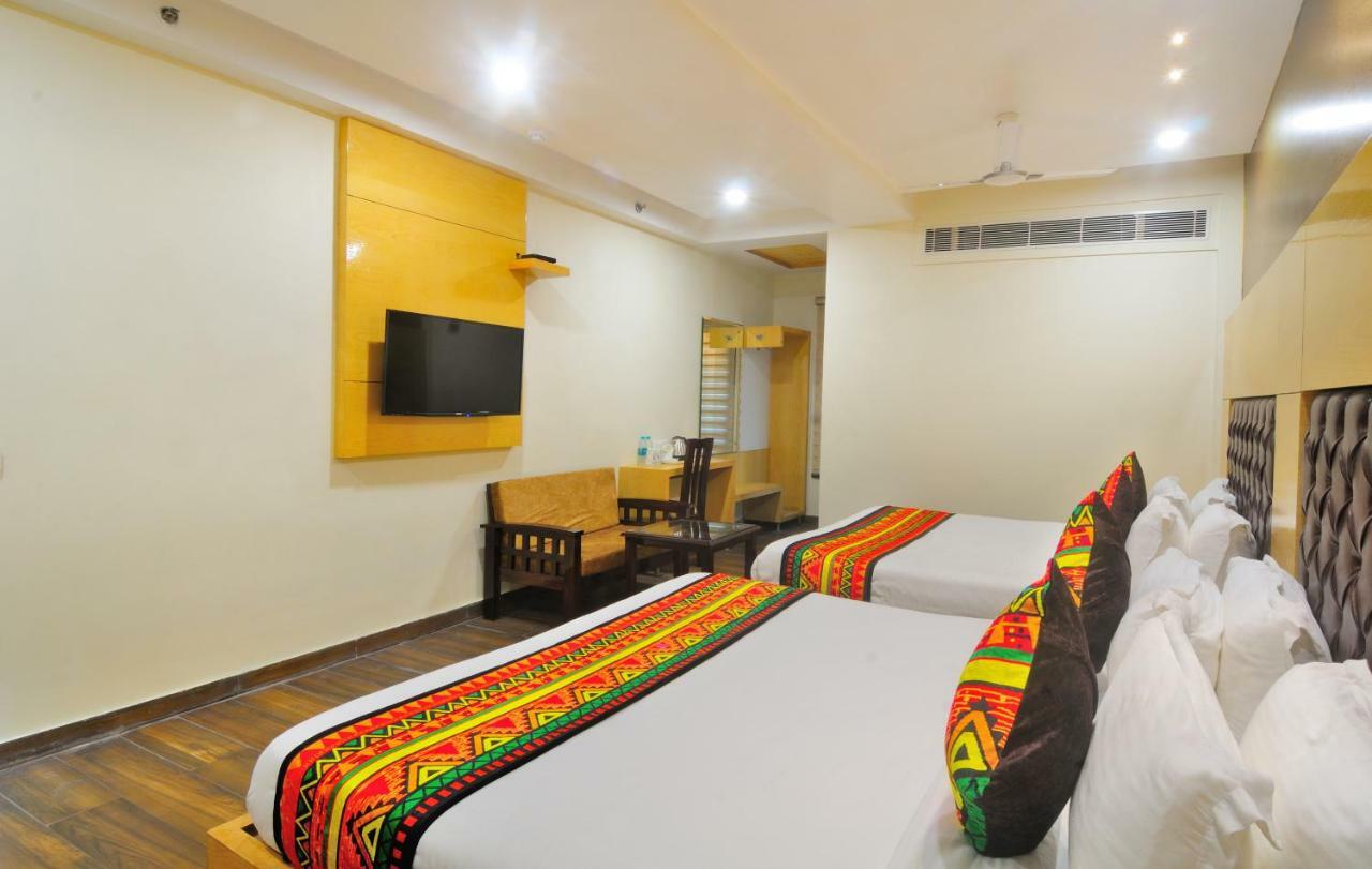 The Grand Uddhav Hotel New Delhi Buitenkant foto